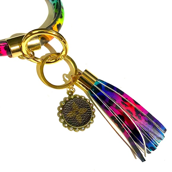 Leopard Multi Color Wrist Bangle Keychain with Tassel Accent - Picture 4 of 9